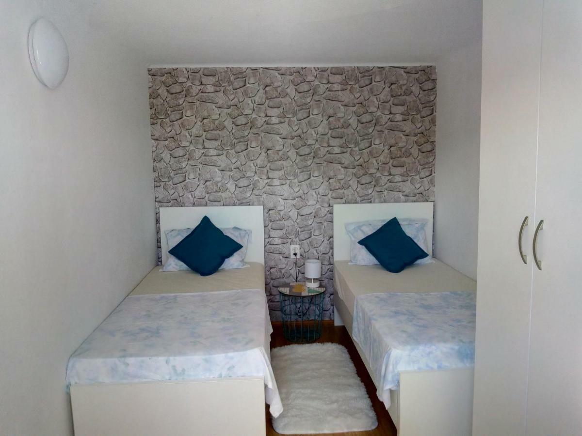 Apartmani Paulo Vis Extérieur photo